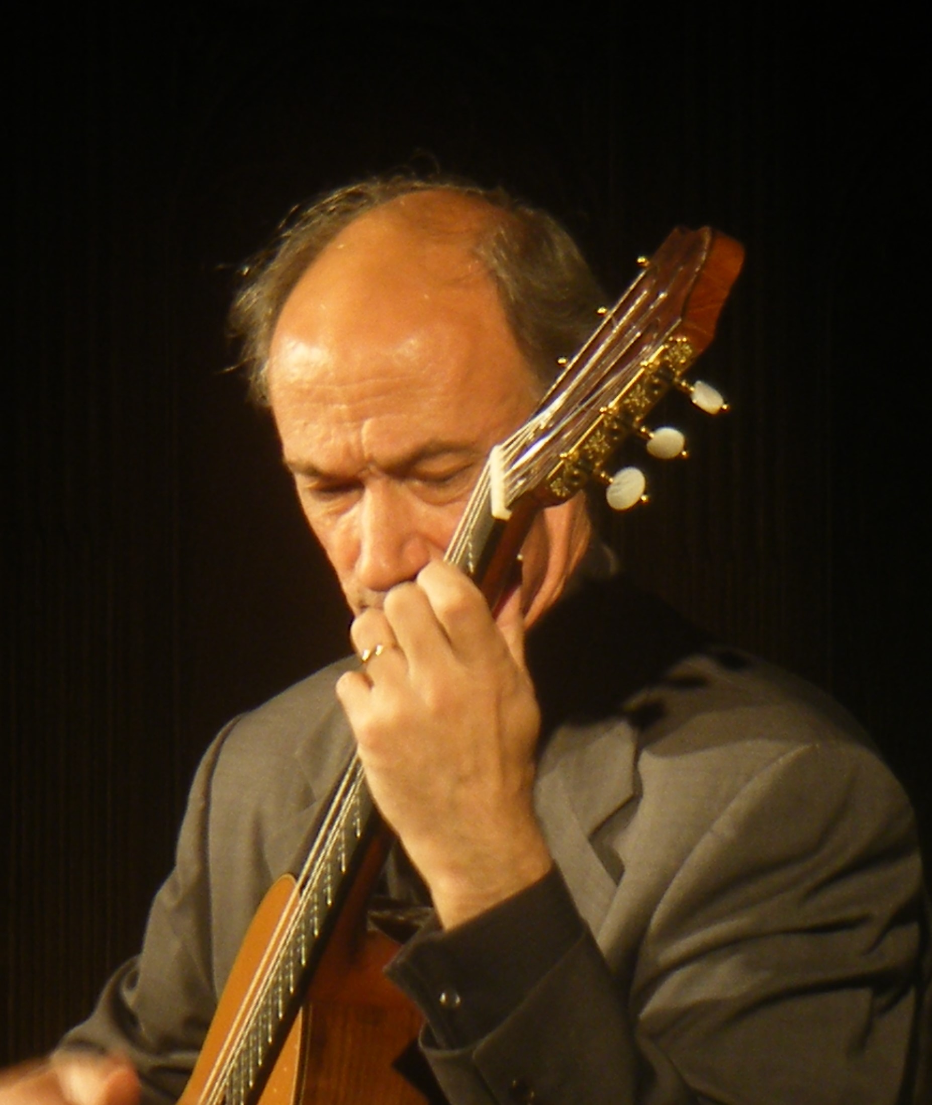 un grand nom de la guitare classique : Roberto Aussel