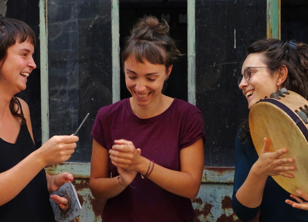 Lucile Guirimand, Jessy Ragey et Anouck Alarcon forment le groupe Clume.