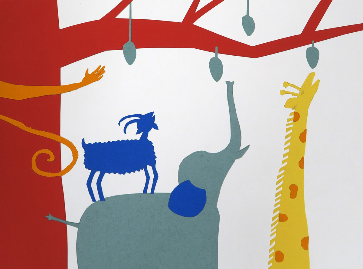 Illustration de Catherine Chion. Une chèvre bleue sur le dos d'un éléphant gris à oreille bleue et une girafe, tous trois cherchant à attraper les feuilles qui pendent d'une branche d'arbre.