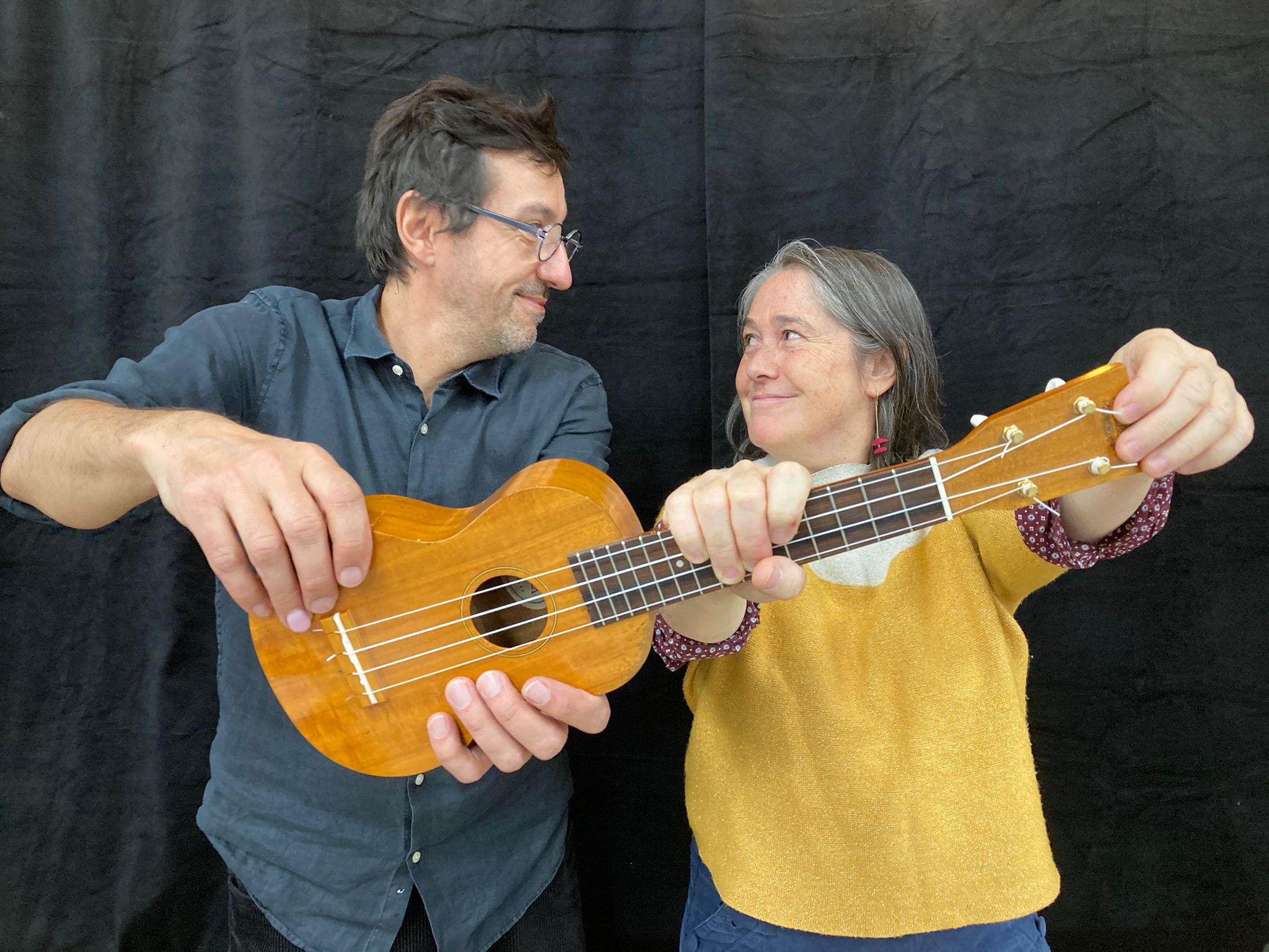 Stéphane Arbon et Isabelle Bazin, maîtres du stage Ukulélé des Rencontres Voix et Musiques 2026