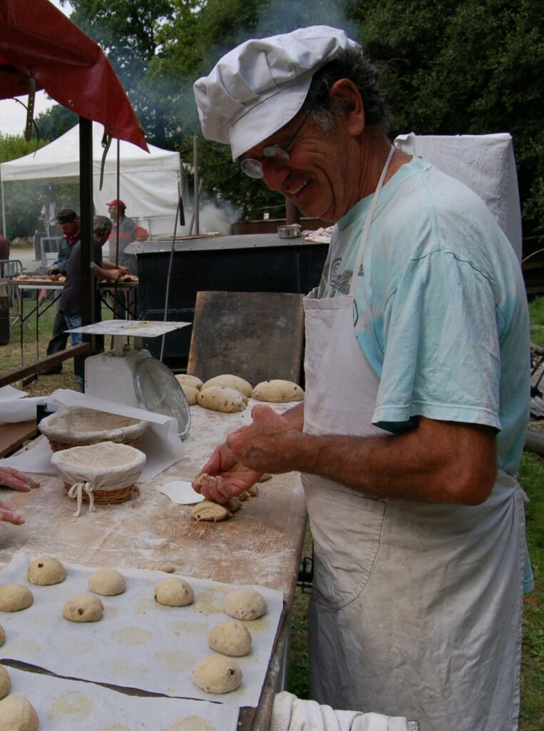 Gérard Guillo Kerivaux, boulanger pâtissier maître artisan qui conduit le stage Autour du four des Rencontres Voix & Musiques 2026