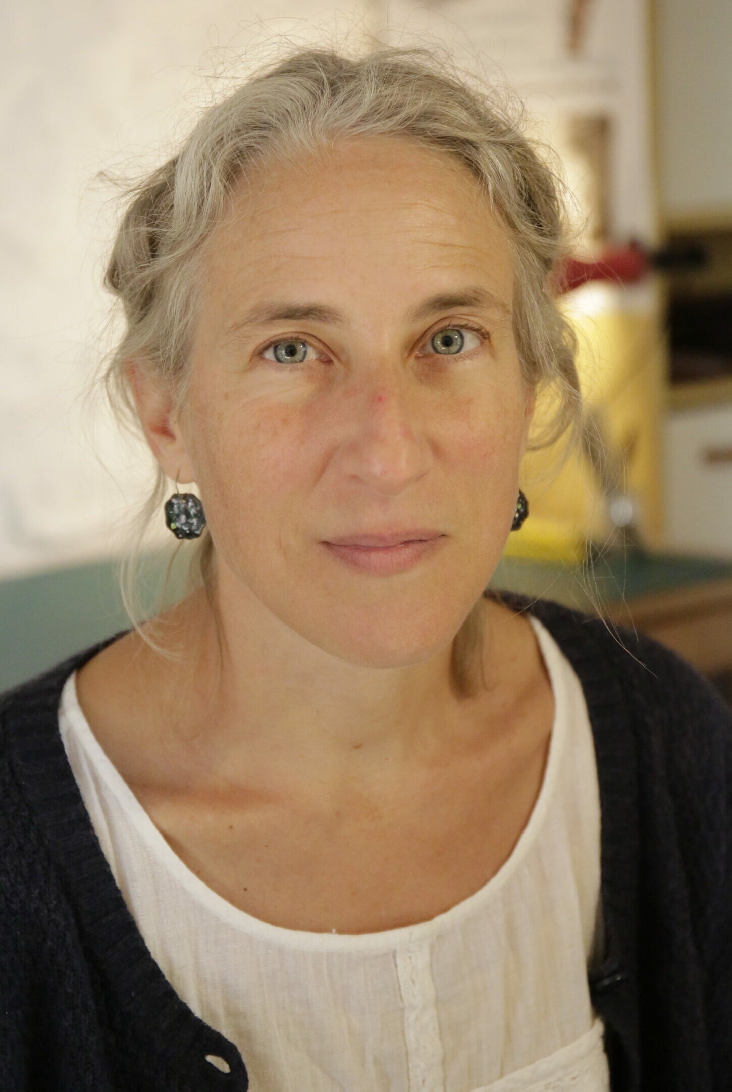 Elsa Cicchetti maître du stage Gravure et impression botanique des Rencontres Voix & Musiques 2026